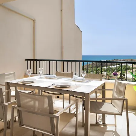 Beautiful With Stunning Sea Views, Perfect For Relaxation Apartment